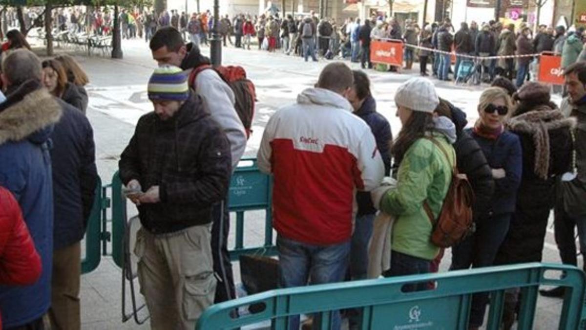 Colas en Gijón para las entradas del concierto de Bruce Springsteen.