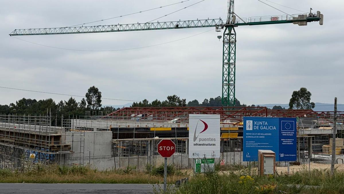 Estado actual de las obras de construcción del nuevo CEIP de O Milladoiro (Ames).