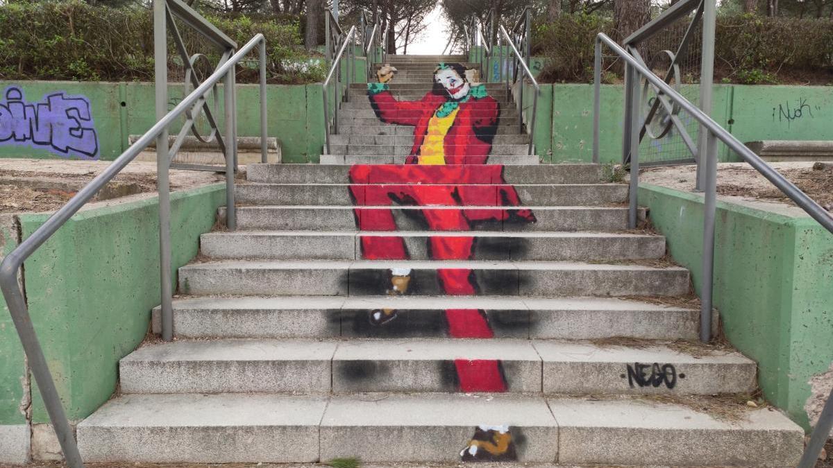 Escalera pintada en Salamanca.