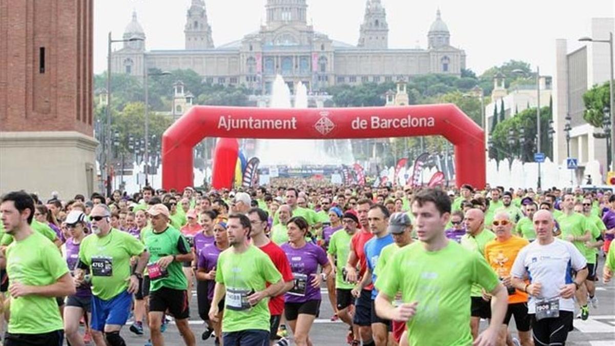 La tradicional carrera barcelonesa volvió a ser una fiesta popular que año tras año incrementa la cifra de participantes