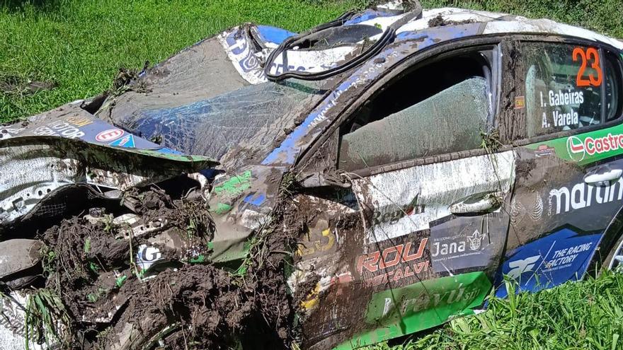 El vehículo accidentado en el Rallye de Ourense 2023