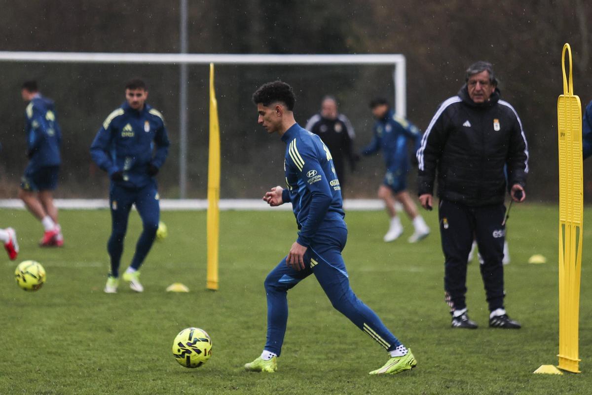 EN IMÁGENES: así fue la jornada de entrenamientos del Real Oviedo en El Requexón previa al duelo ante el Girona