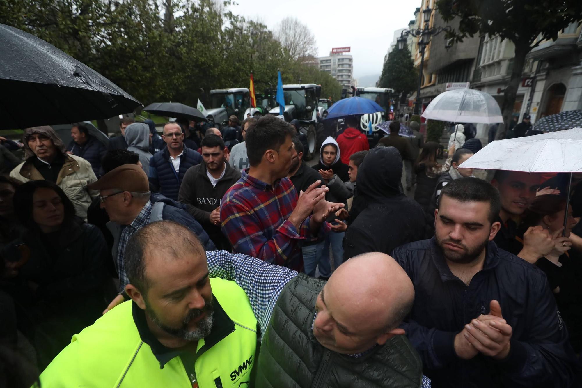 Protestas de los ganaderos y agricultores en Oviedo