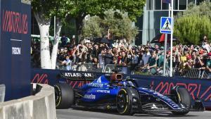 MADRID, 07/06/2025.- El piloto Carlos Sainz durante la exhibición ofrecida a los mandos del Williams FW45 por la parte urbana del futuro circuito Madring F1 que acogerá el GP de España de Fórmula Uno 2026. EFE/Víctor Lerena