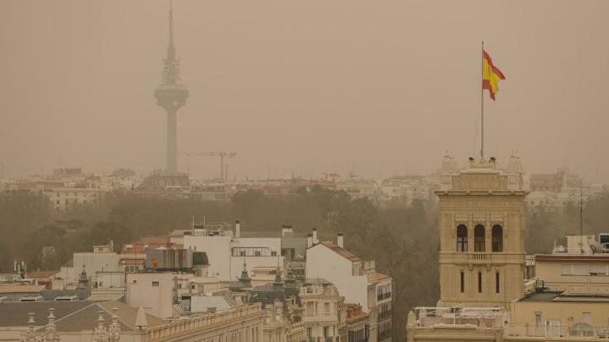 La calima pone a España en alerta por la calidad del aire