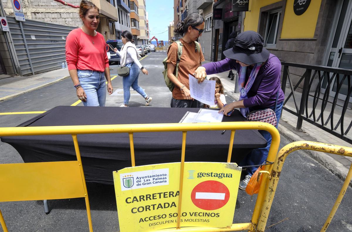 Recogida de firmas en Guanarteme por las obras