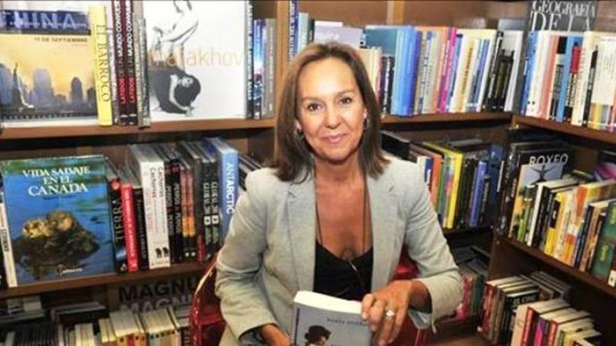 María Dueñas abrirá la Feria del Libro en la que también participa Fernando Marías