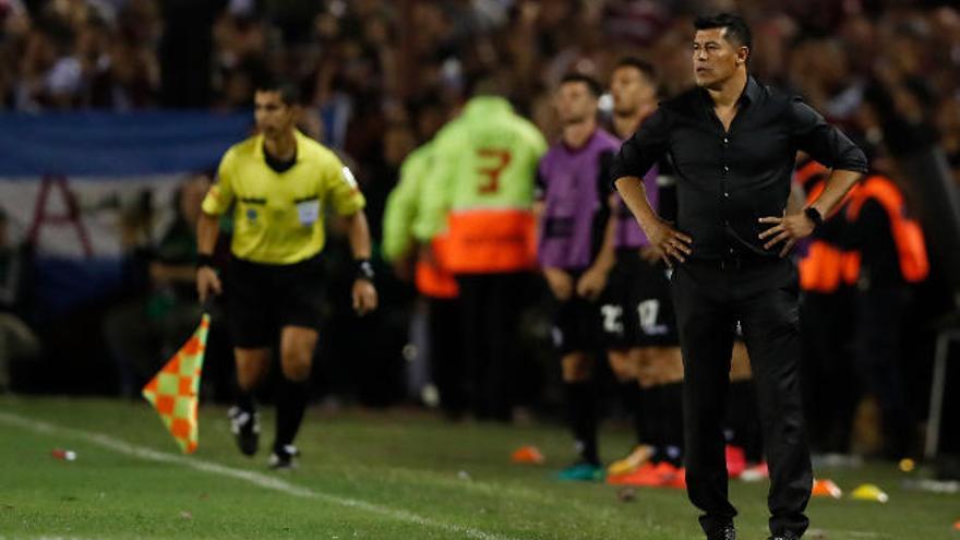 Jorge Almirón, durante su etapa como entrenador de Lanús.