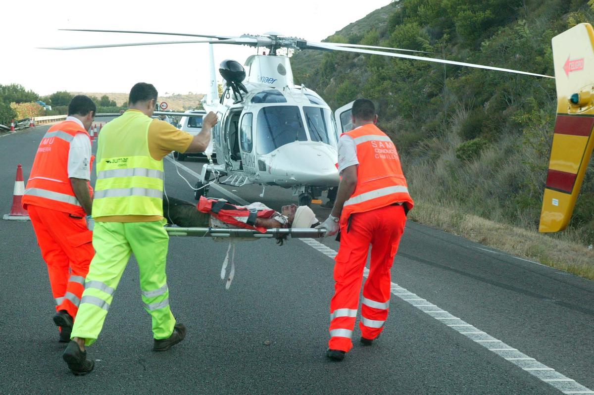 Los medios sanitarios evacuaron a algunos de los heridos en helicóptero.