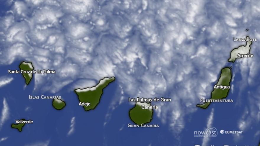 La Aemet mantiene el aviso por viento en Canarias: rachas fuertes este domingo