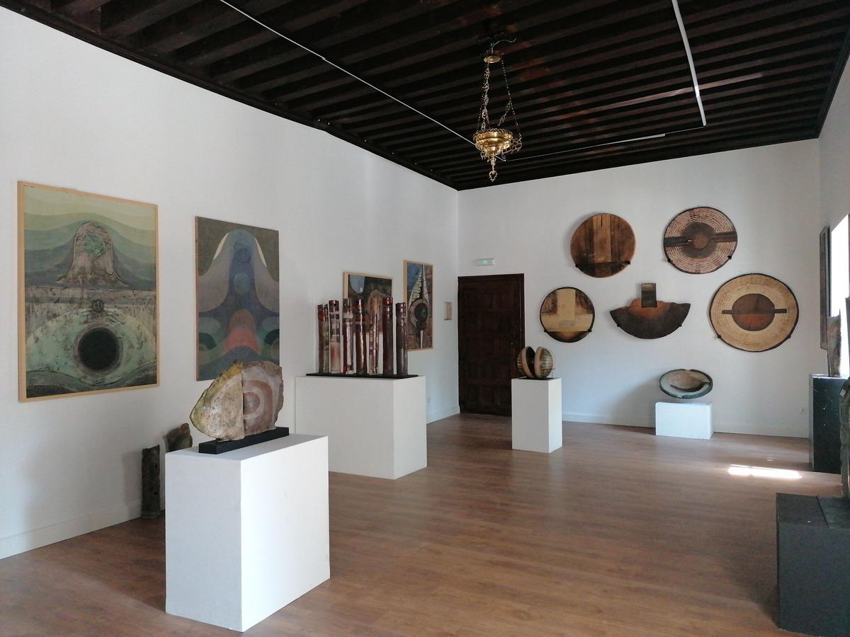Sala dedicada al legado del artista de Vezdembarán, Fernando Pascual