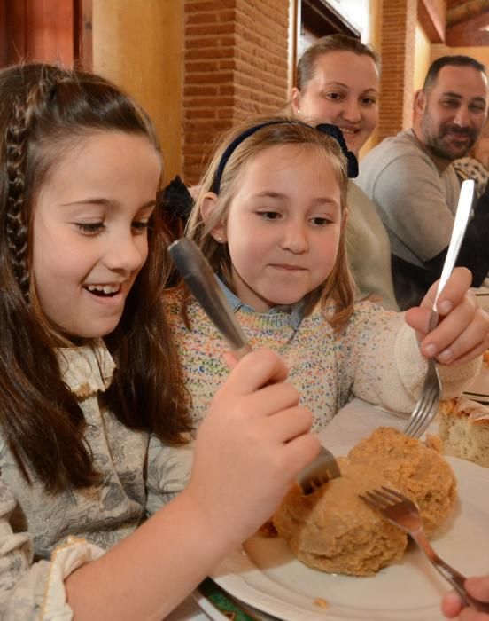 Éxito rotundo de la X Festa do Petote con 800 raciones