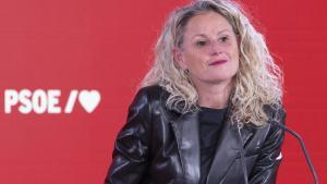La portavoz del PSOE, Montse Mínguez, en una rueda de prensa en Ferraz.