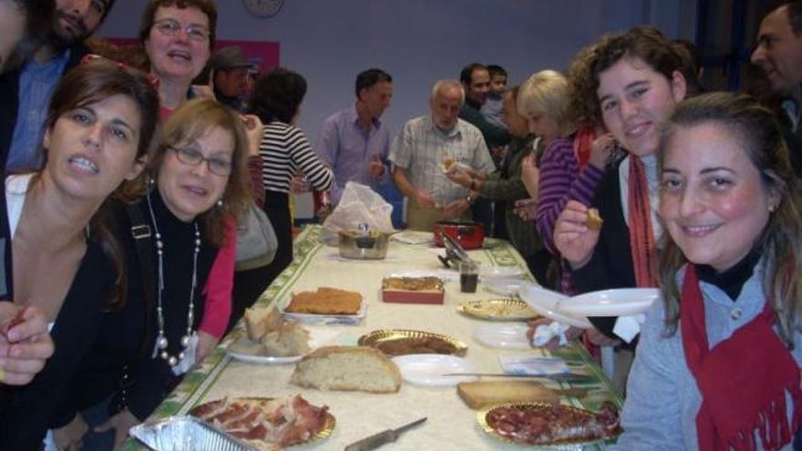 Los alumnos de portugués festejan la Navidad