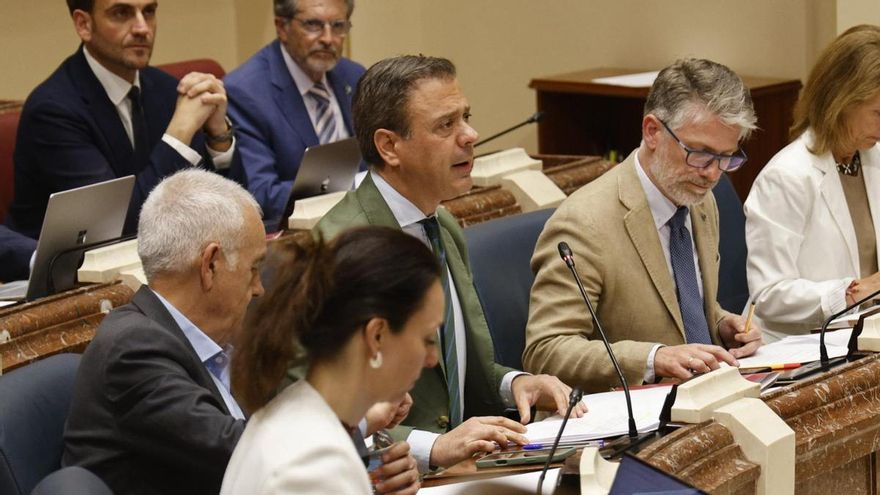 Los decretos de las policías y de modificación de sus pruebas selectivas, hitos de la Consejería de Ortuño para 2025