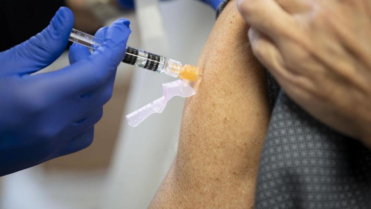 Salut torna a introduir la cita prèvia en la vacunació de la grip