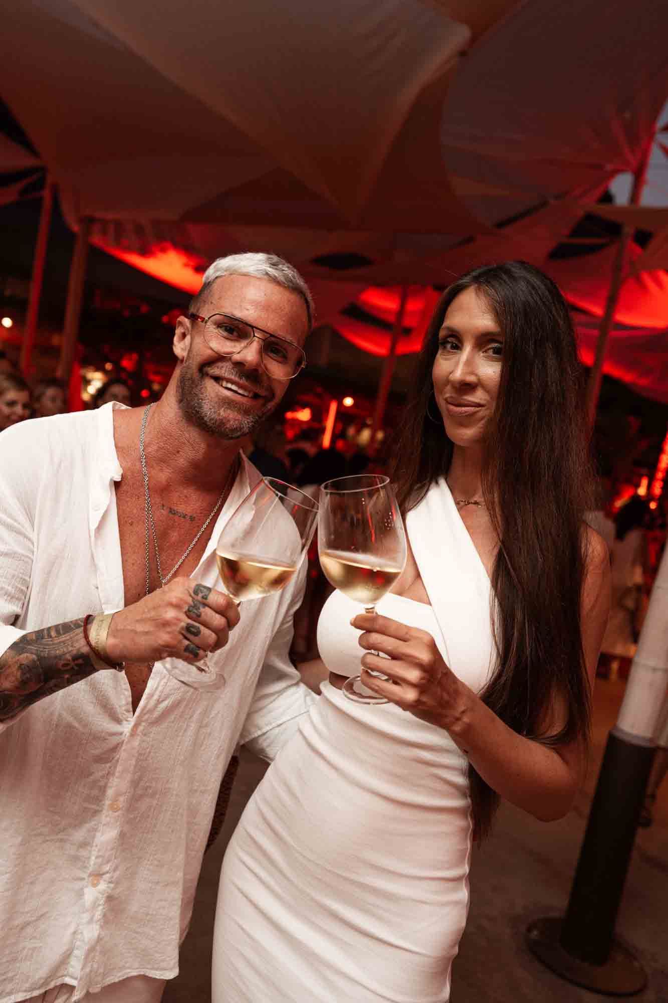 Puntapiedra reabre sus puertas con la fiesta que marca el inicio del verano 2025 en Alicante