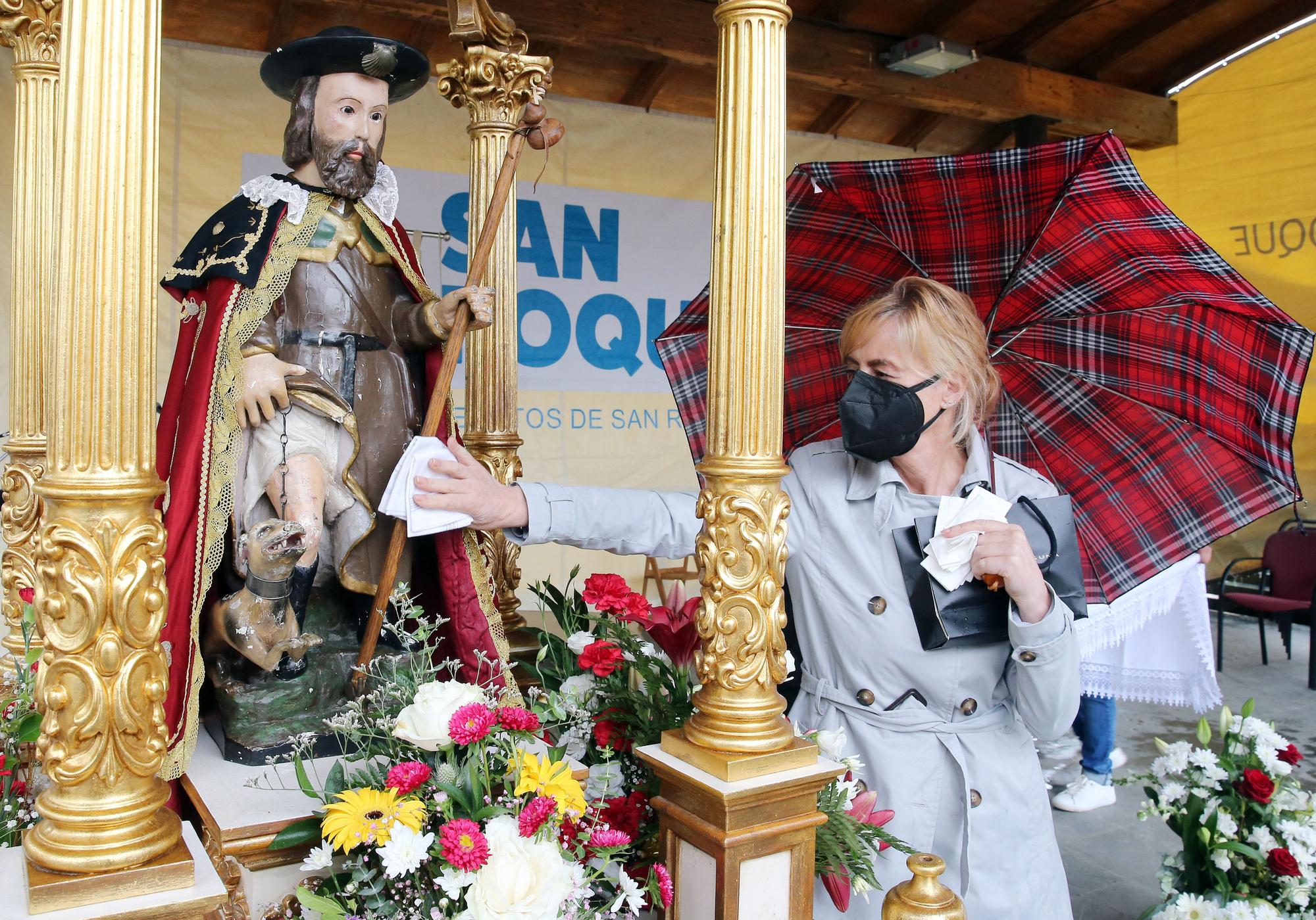 Vigo celebra un San Roque pasado por agua