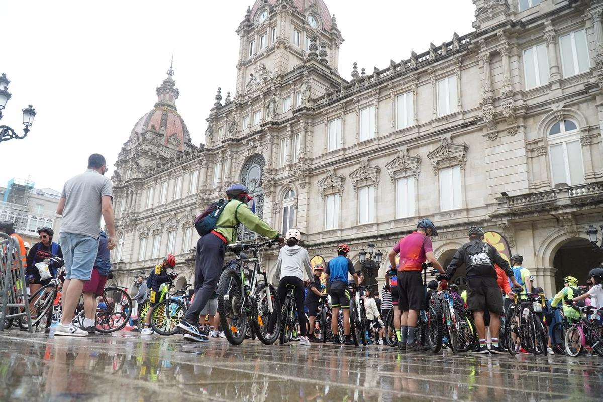 Día de la Bicicleta en A Coruña pasado por agua Día de la Bicicleta en A Coruña pasado por agua