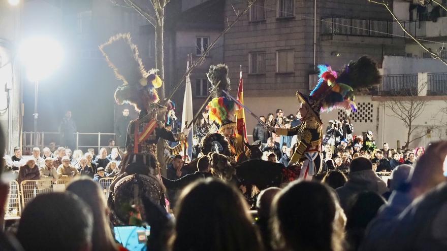 Os Xenerais da Ulla tinguen A Estrada de tradición