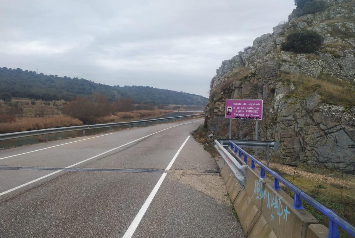 Carretera a la altura del Puente de la Joyalada.  | CH. S.