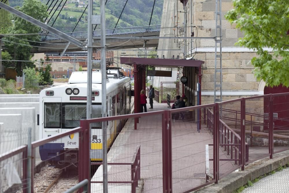 Los trenes de FEVE vuelven a funcionar en Langreo
