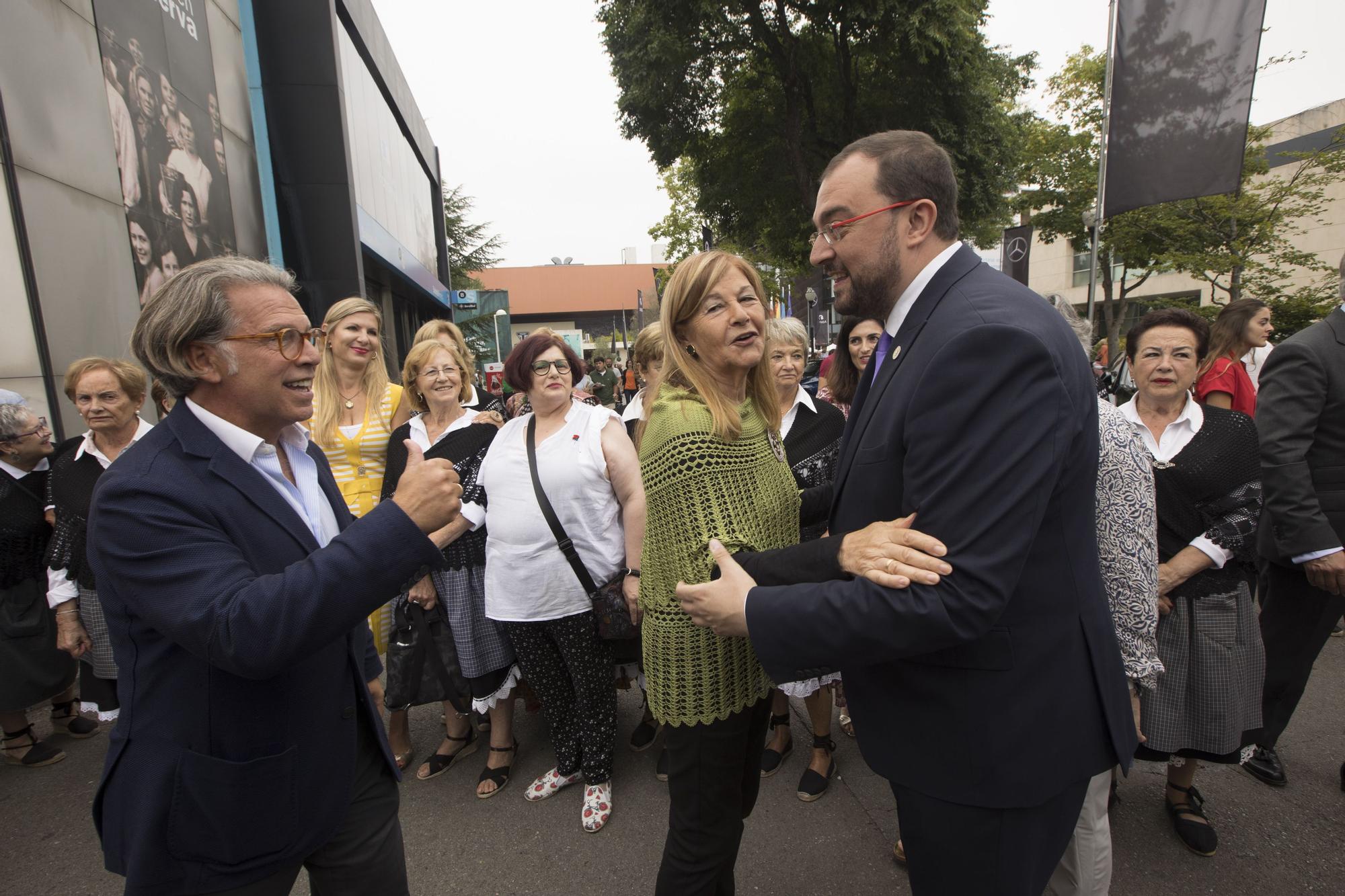 En imágenes: La visita de Adrián Barbón a la Feria de Muestras