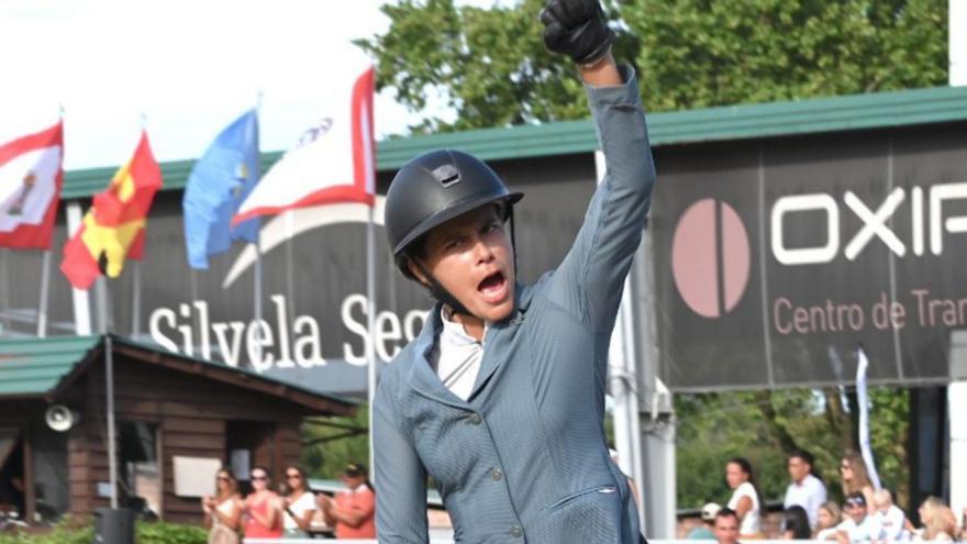 Andrea Fraguas gana el Gran Premio  en el Chas de Gijón sin necesidad de desempate