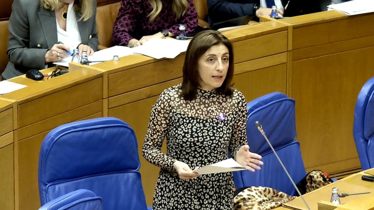 La conselleira Ángeles Vázquez, en el Parlamento gallego