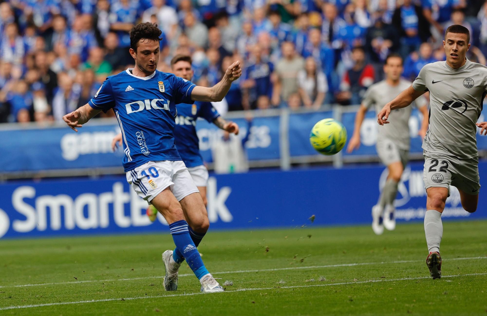 El partido del Oviedo ante el Ibiza, en imágenes