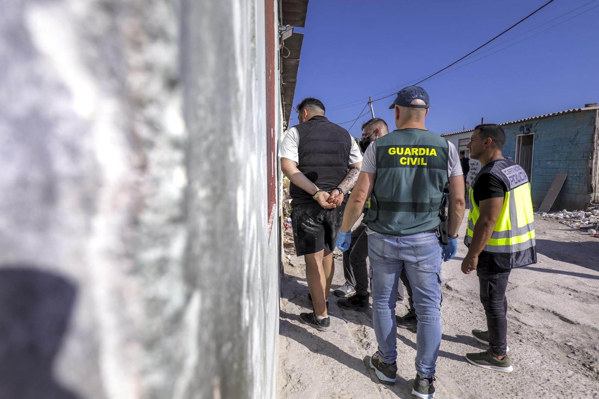 La redada en Son Banya  se salda con 18 detenidos, un kilo de cocaína y 113.000 euros