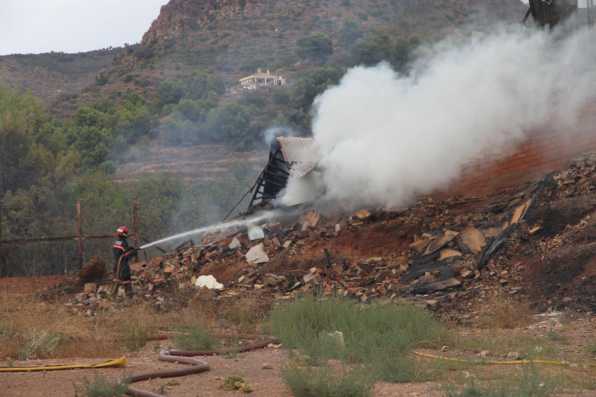 Incendio en el barranc de l'Horteta de la Vall