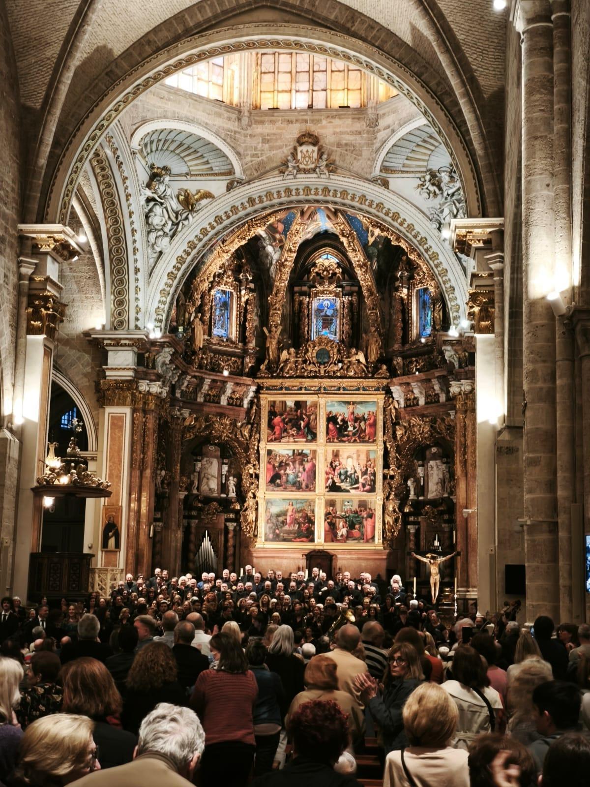 Aplausos en la Seo tras el concierto.