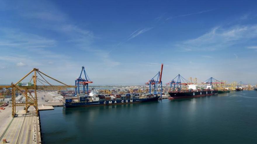 Terminal de contenedores del muelle Príncipe Felipe del Puerto de València