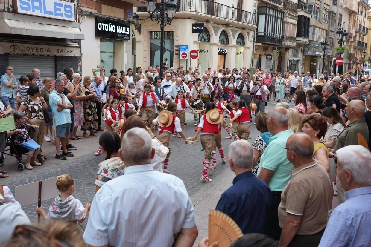 Castelló recibe con honores al Santísimo en la procesión del Corpus Christi