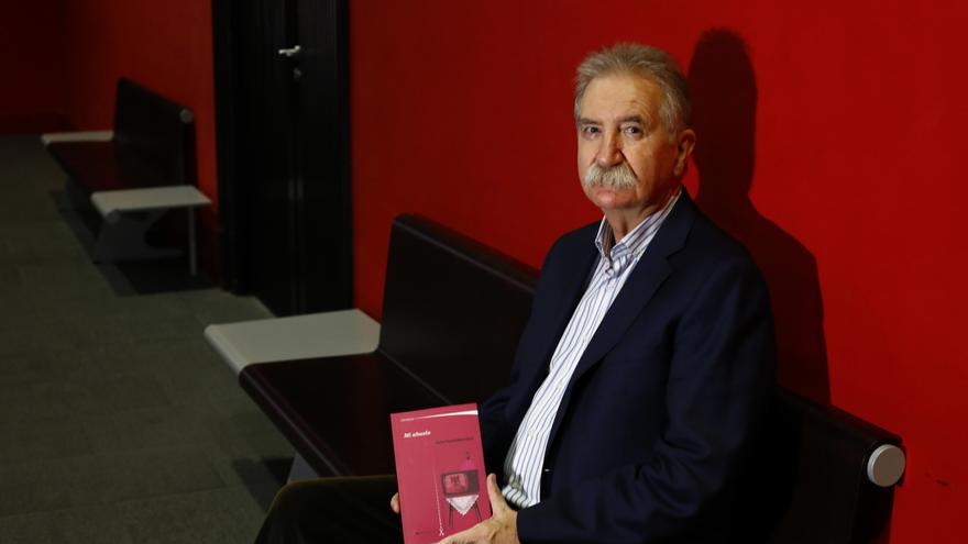 Javier Fernández López (publica &#039;Mi abuelo&#039;): &quot;Nadie puede creer que tiene la verdad absoluta&quot;