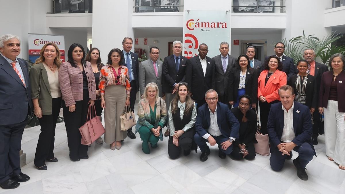 La visita de los representantes diplomáticos de América Latina y Caribe a la Cámara Comercio de Málaga.