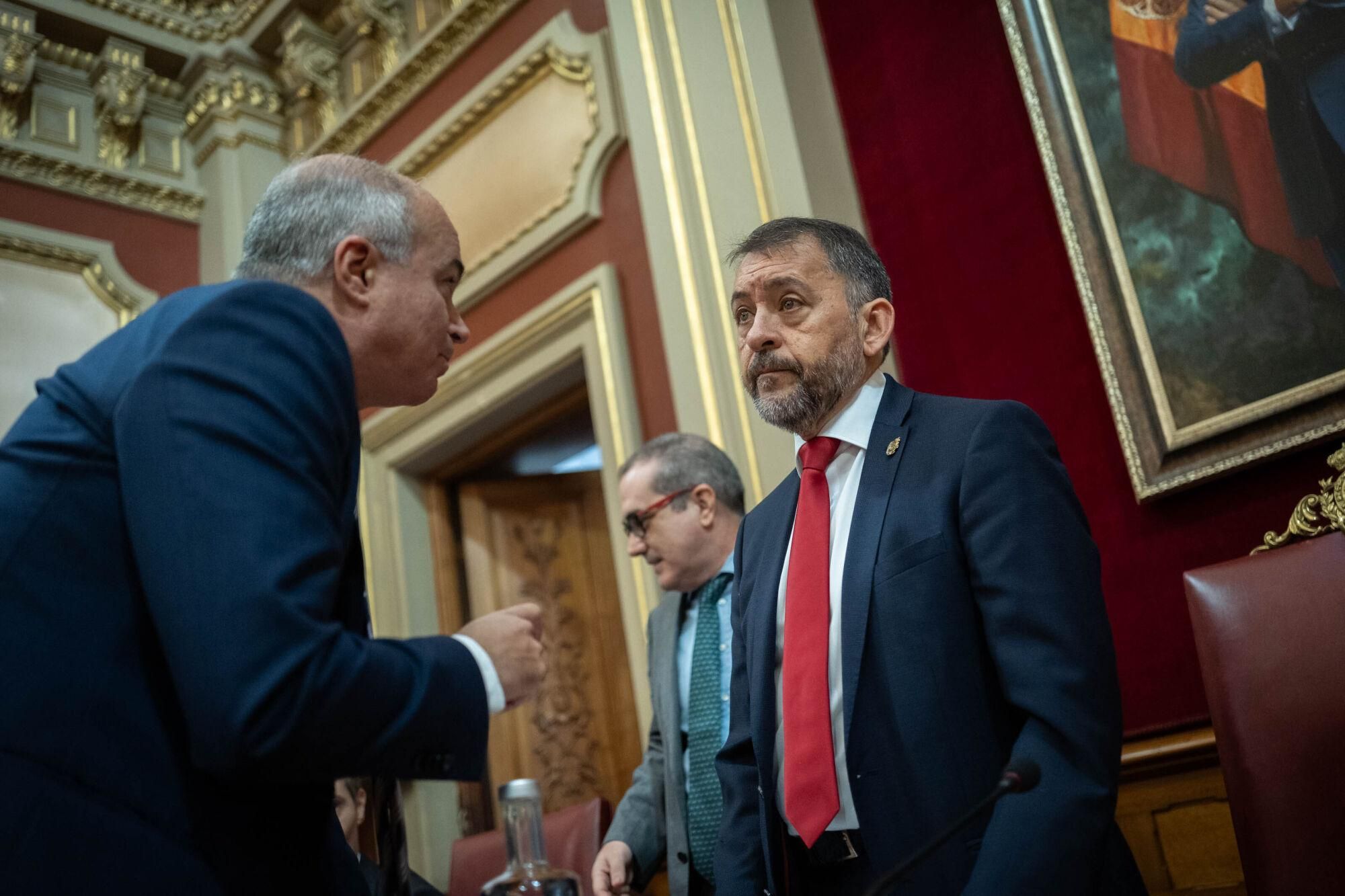 Pleno del Ayuntamiento de Santa Cruz 