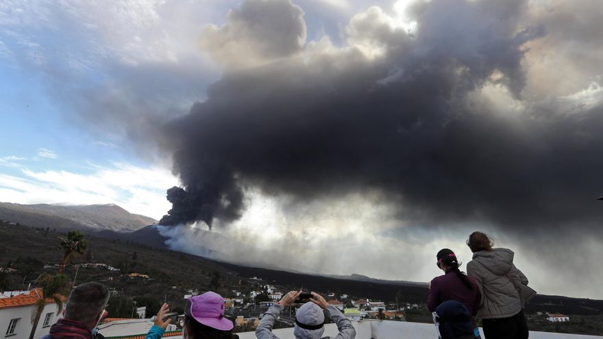 La lava avanza sin afectar nuevas zonas en La Palma