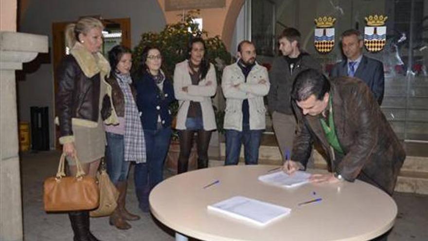 Moncofa recoge firmas para el centro de salud