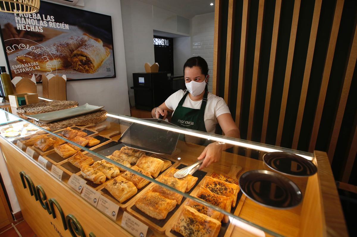 Las empanadas cordobesas Manolas ofrecen estos días opciones típicas de los platos andalusíes