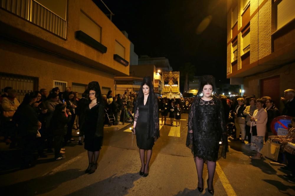 Domingo de Ramos: Procesión de Las Mantillas en Torrevieja con Nuestra Señora de La Esperanza y de La Paz