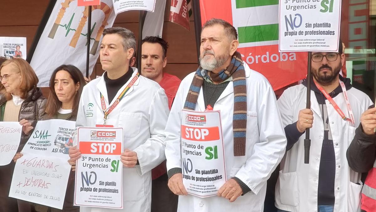 Concentración desarrollada este viernes contra la apertura del tercer punto de urgencias.