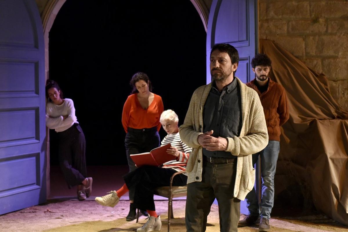 Benito, Cisteró, Alcañiz, Vert y Torrecilla, la familia de 'Només la fi del món'.