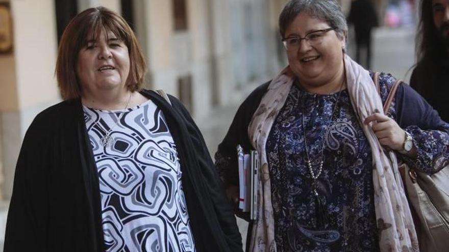 Xelo Huertas y Montse Seijas serán expulsadas hoy de su grupo parlamentario.
