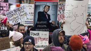 Macroprotesta a Washington en vigílies de la tornada de Trump
