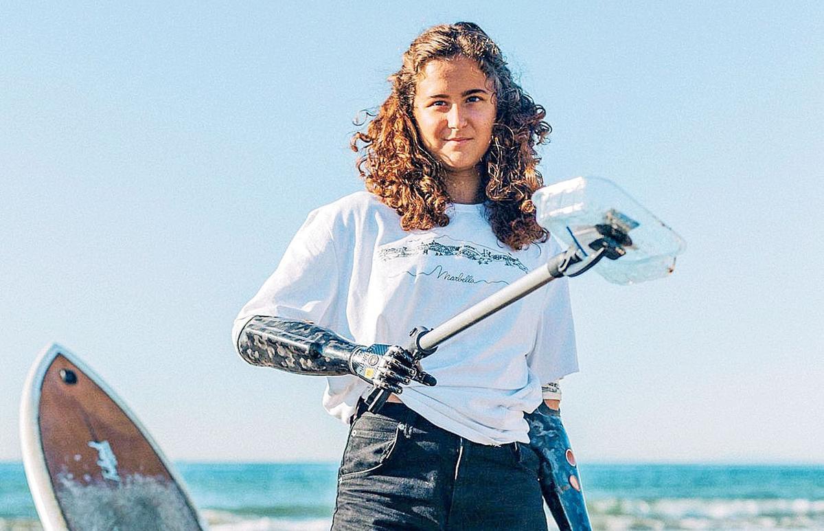La joven marbellí Sarah Almagro, subcampeona del mundo en surf adaptado. | L.O.