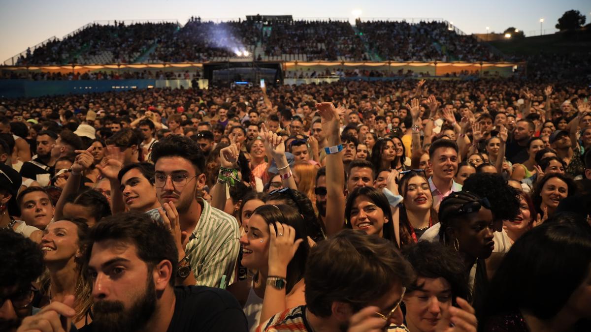 El público durante el concierto de Rosalía en el Marenostrum de Fuengirola