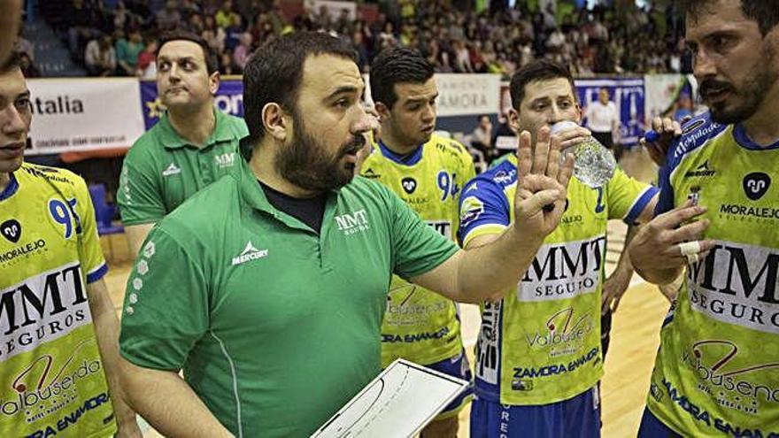 Leo Álvarez durante un partido de la pasada temporada.