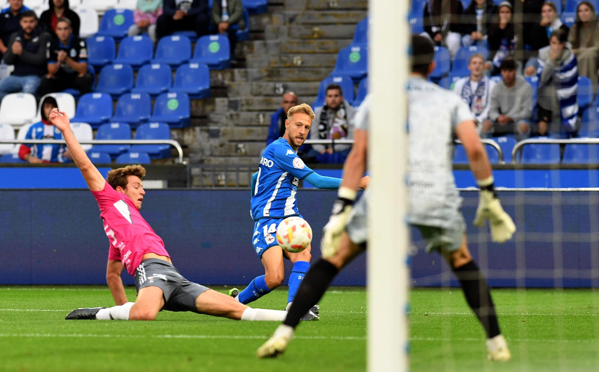 El Dépor se impone en Riazor al colista Talavera (3-2)